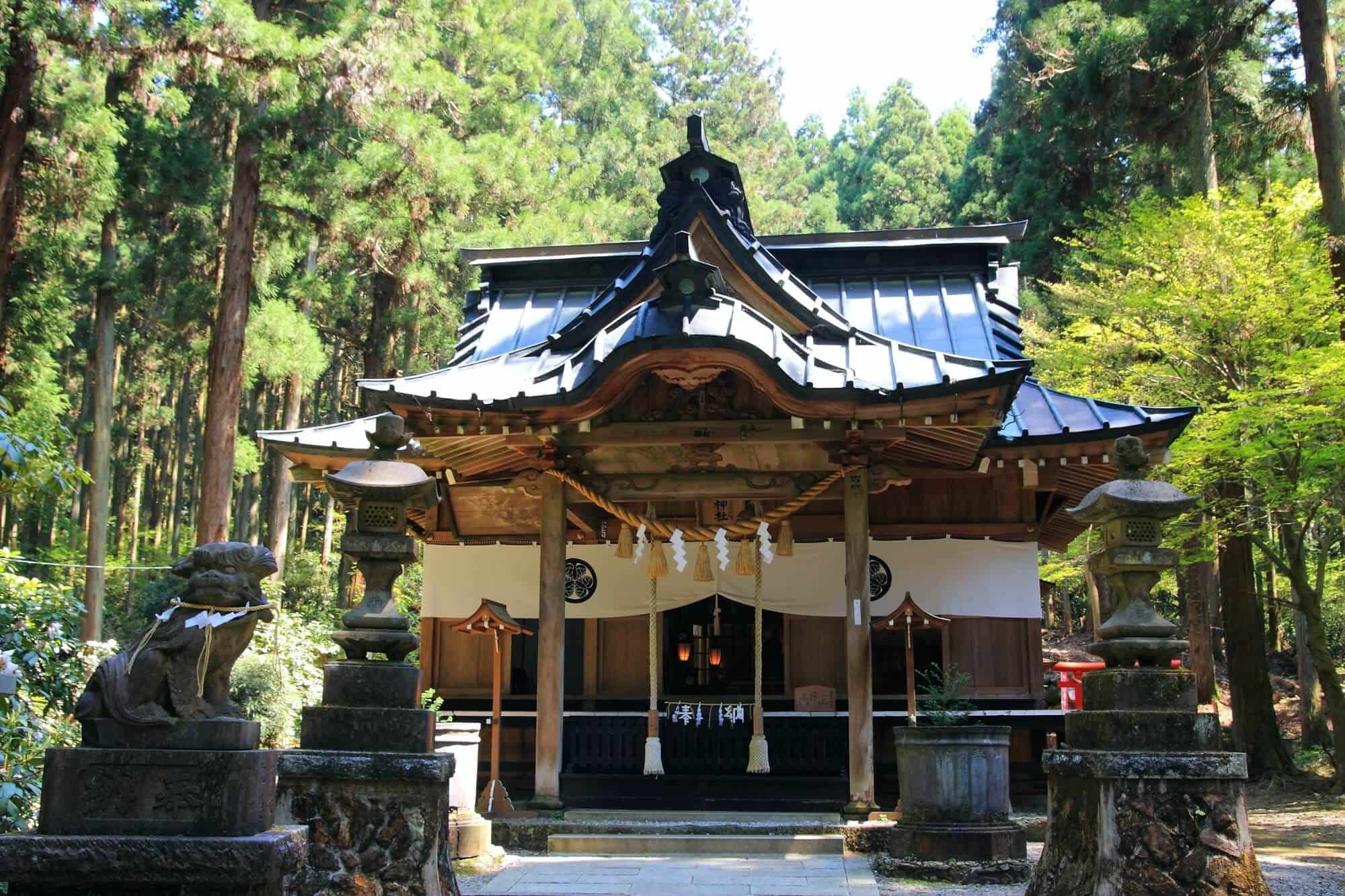 ⛩️ 신성한 바위 신사 (오이와 진자) 이미지 1